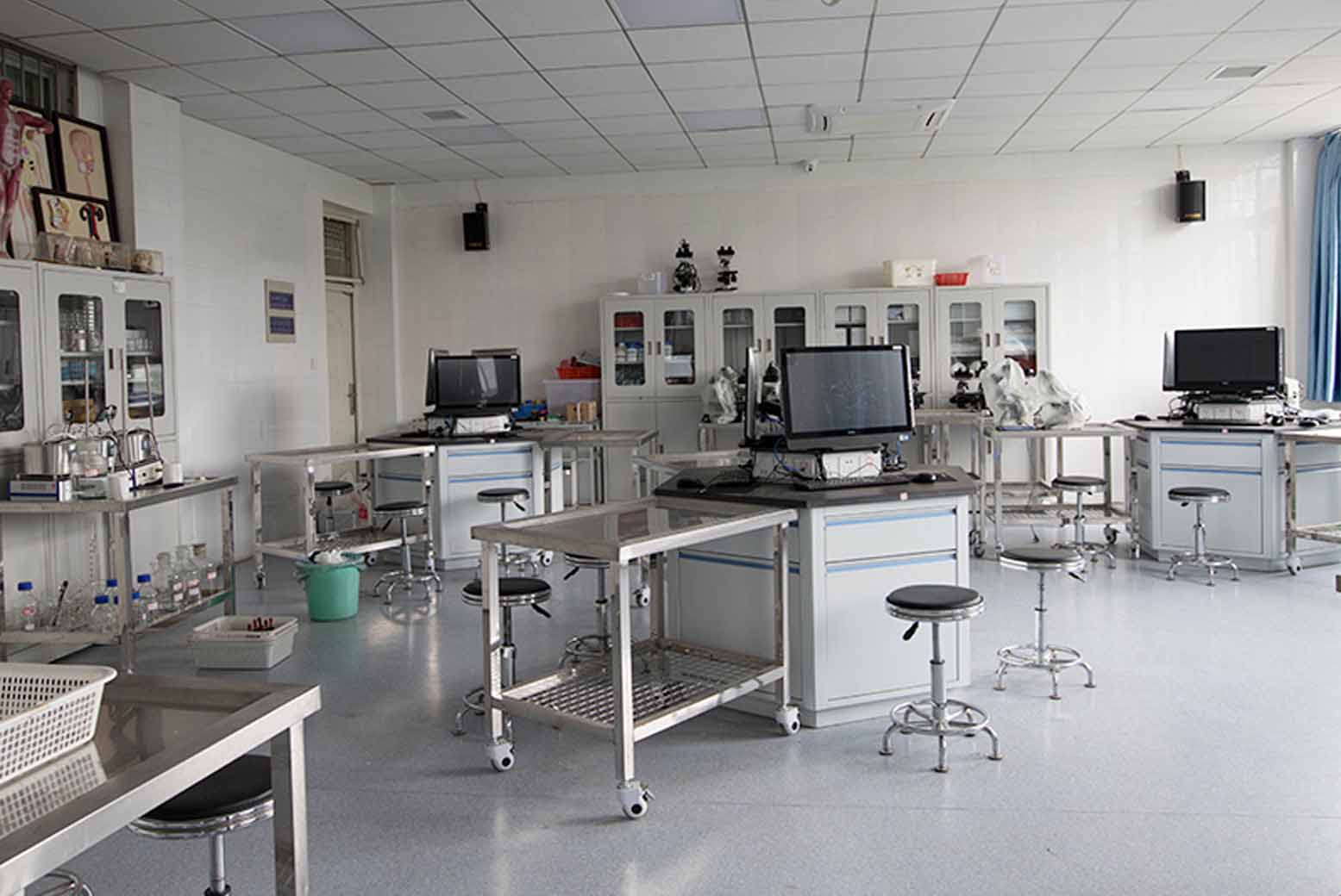 学校实验室装修设计